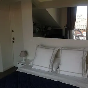 Pied A Terre With Terrazza In City Center Apartmán